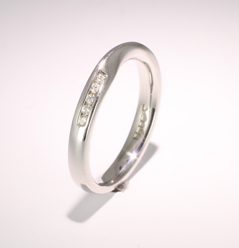 Milgrain channel on sale set wedding band