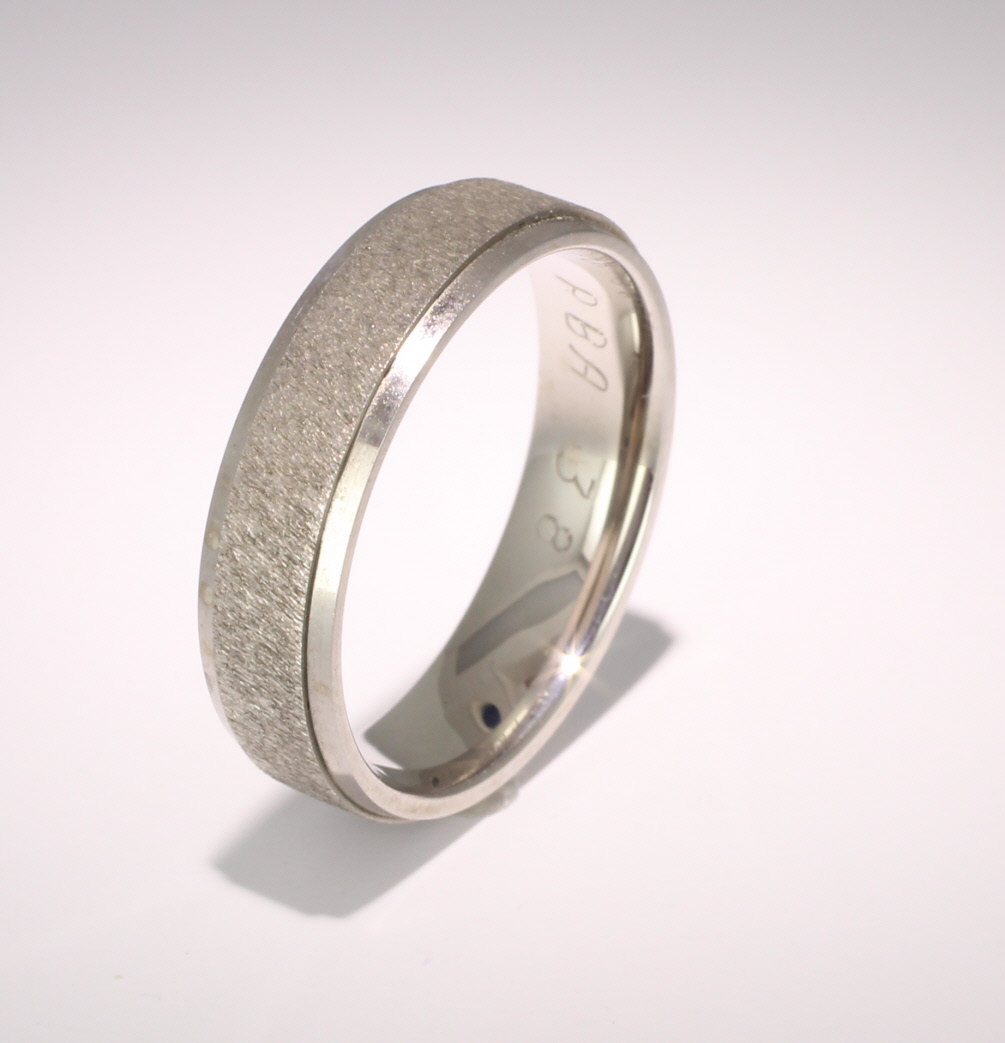 Special Designer Platinum Wedding Ring Dilectio 