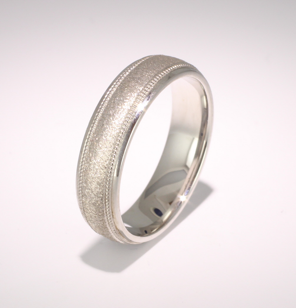 Patterned Designer White Gold Wedding Ring - Attrarre