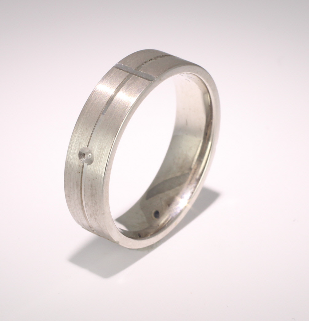Patterned Designer White Gold Wedding Ring - Carino