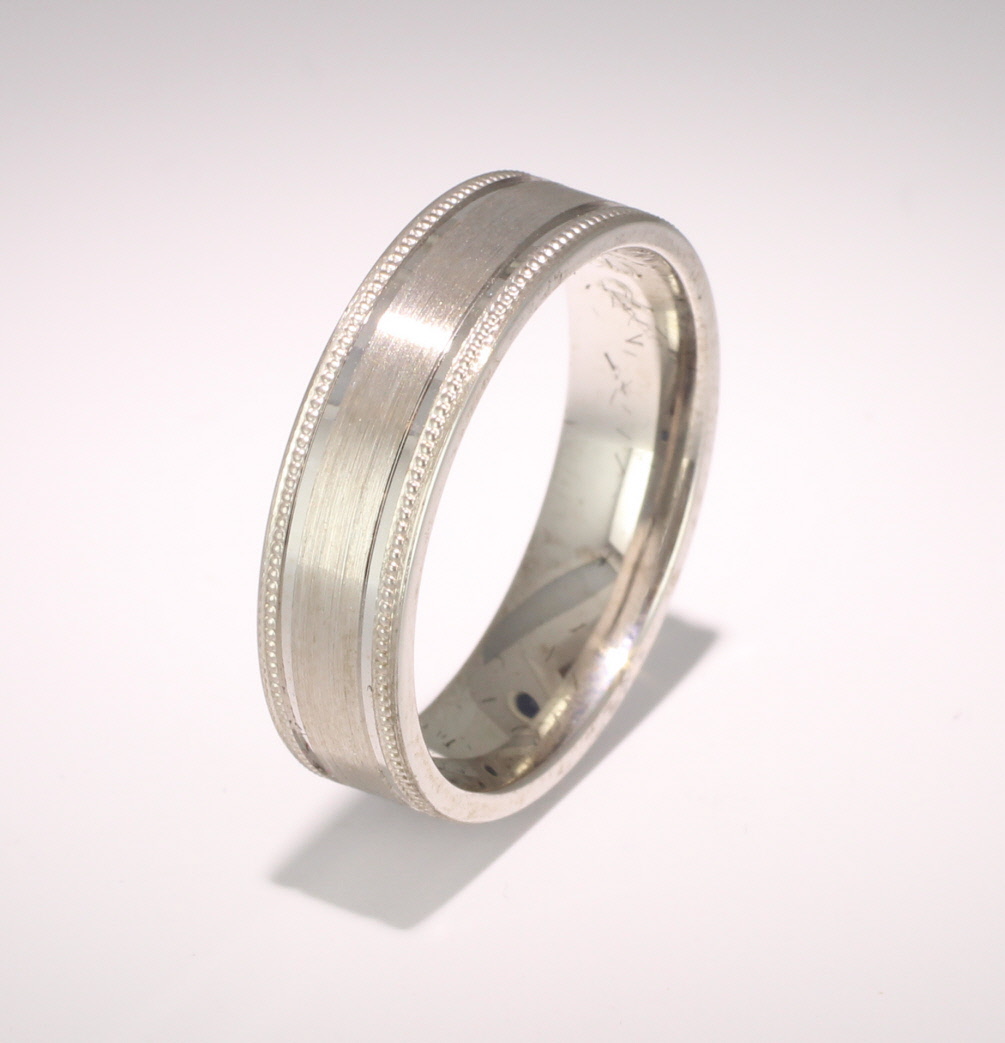 Patterned Designer White Gold Wedding Ring - Espacio