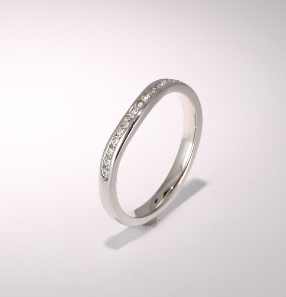 Shaped Wedding Ring Width 2mm (SW019) - All Metals
