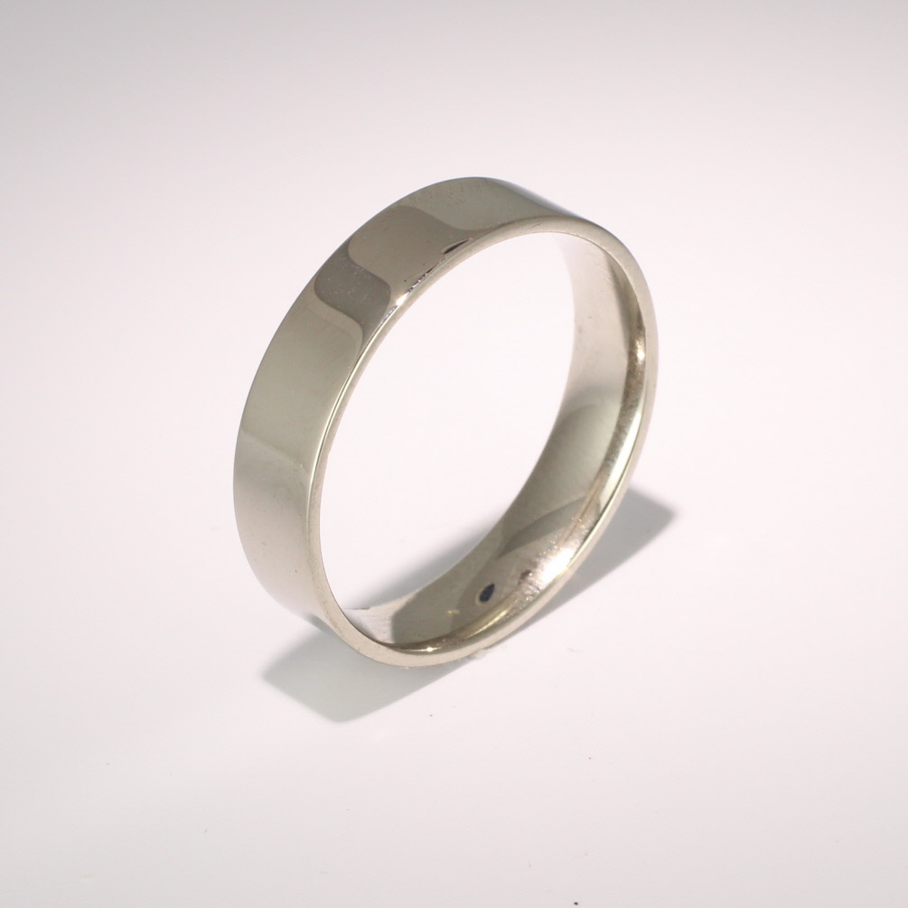 Flat Court Light - 5mm Platinum Wedding Ring 