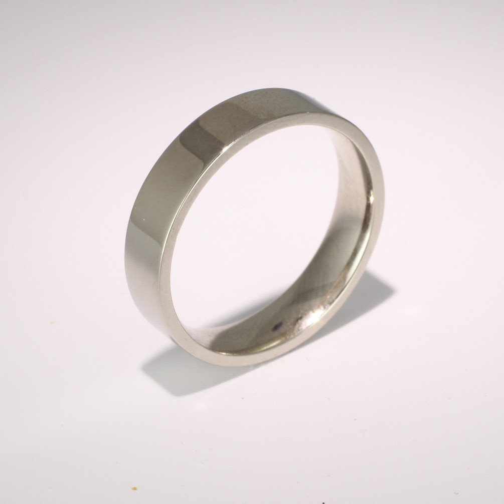 Flat Court Medium -  5mm Platinum Wedding Ring 