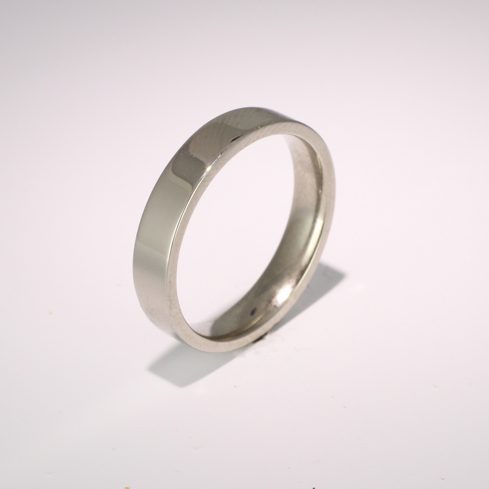 Flat Court Medium - 4mm (FCSM4 W) White Gold Wedding Ring