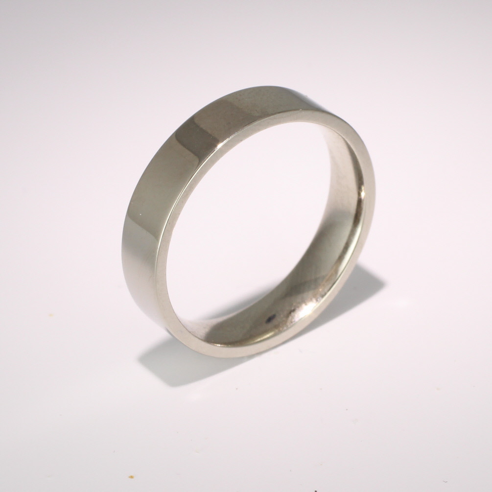 Flat Court Medium - 5mm (FCSM5 W) White Gold Wedding Ring