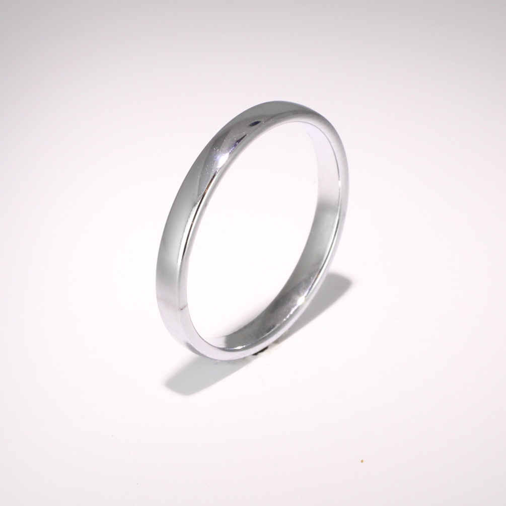 Slight or Soft Court Light -  2.5mm Platinum Wedding Ring 