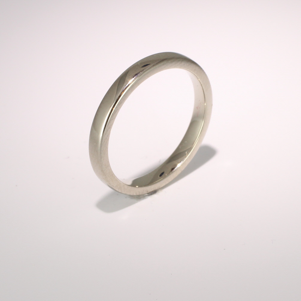 Soft Court Medium - 2.5mm (SCSM2.5 W) White Gold Wedding Ring