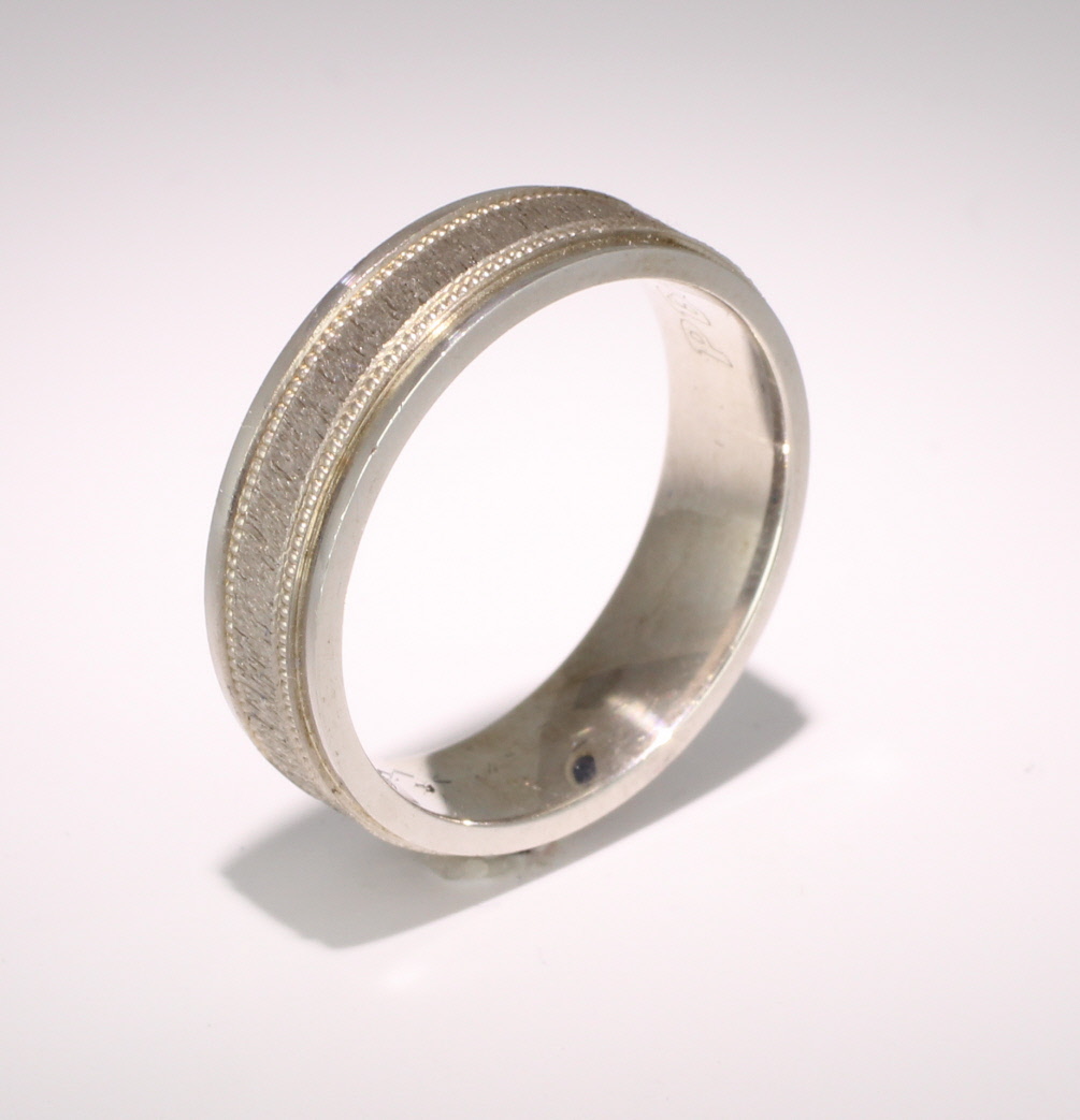 Special Designer Platinum Wedding Ring Deseo 