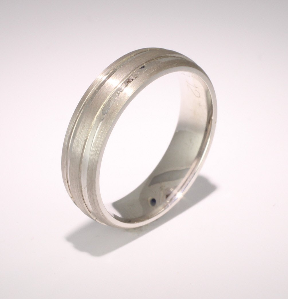 Special Designer Platinum Wedding Ring Dedique 