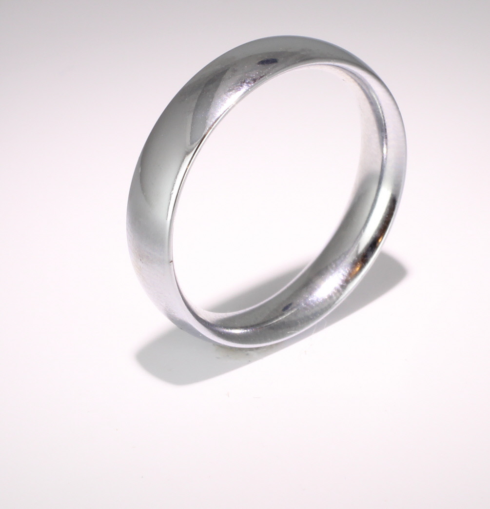 Court Traditional Heavy - 5mm Platinum Wedding Ring 