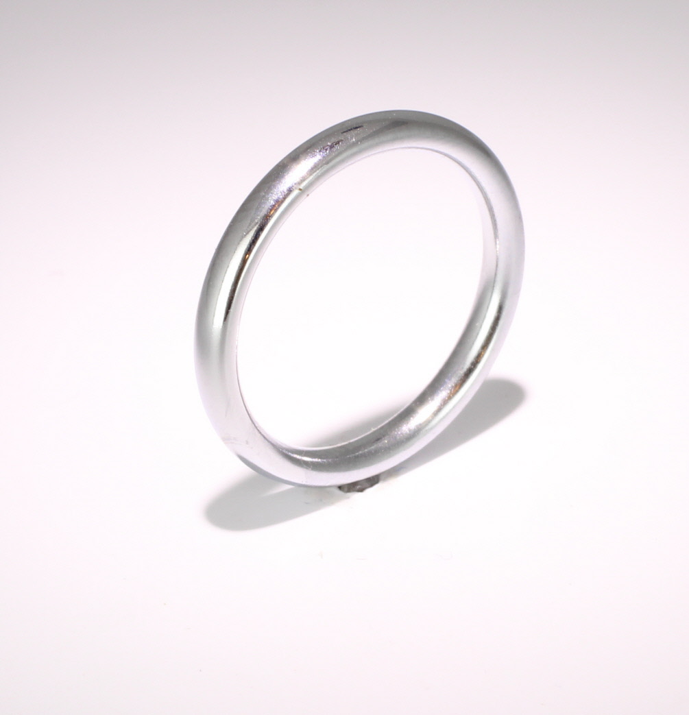 Court Traditional Heavy - 2.5mm Platinum Wedding Ring Womens