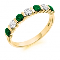 Emerald Ring - (EMDHET1284) - All Metals