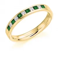 emerald engagement rings in uk